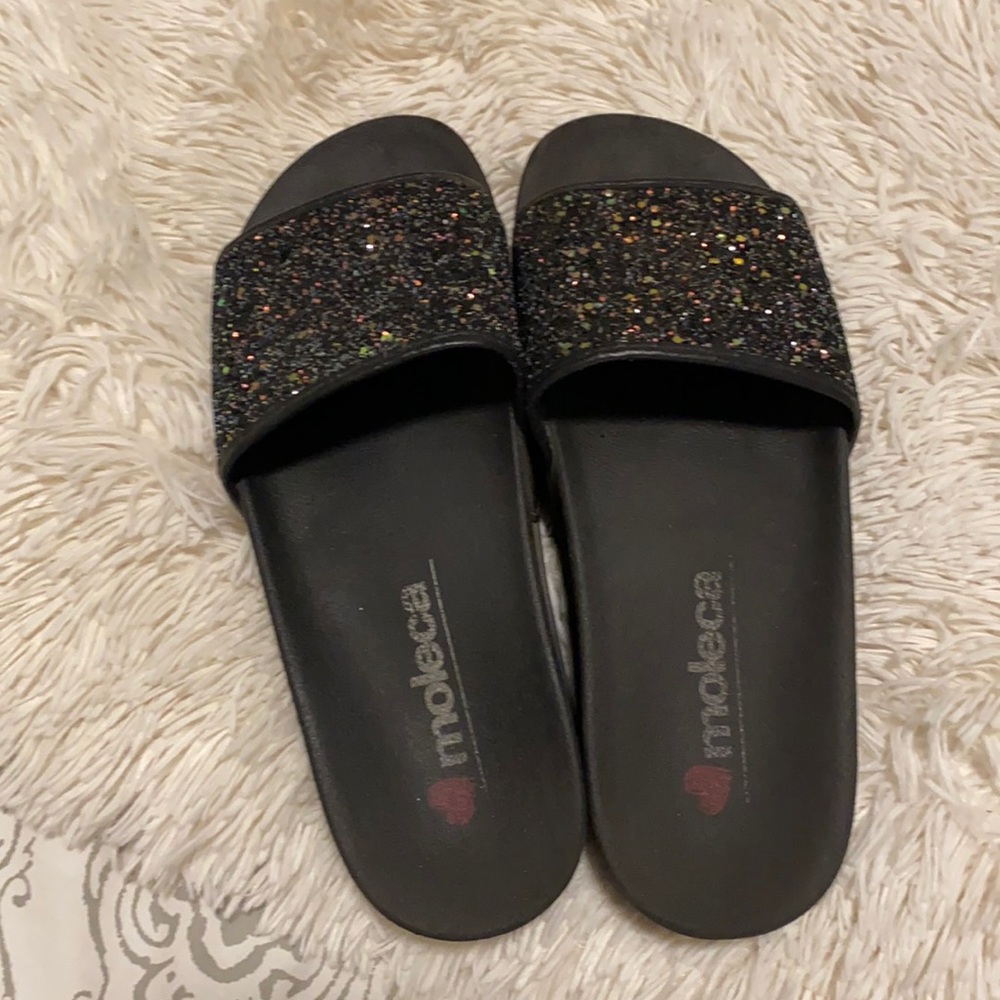 Glittery platform slippers ✨